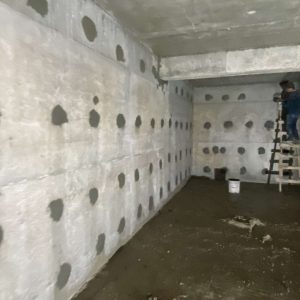 Bodrum katlarda su yalıtımı için uygulanan izolasyon çalışması, yeraltı su sızıntılarına ve nem hasarına karşı koruma sağlar.