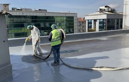 Çağrı Market şirketinde su yalıtımı ve çatı sprey polyurea kaplama çalışmaları.
