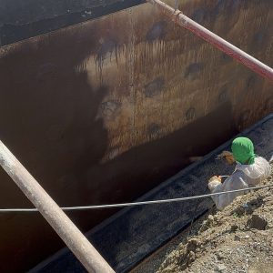bina-perde-1 Bina perde duvarlarında polyurea sprey su yalıtımı uygulaması, yeraltı su sızıntılarına karşı etkili koruma sağlar.